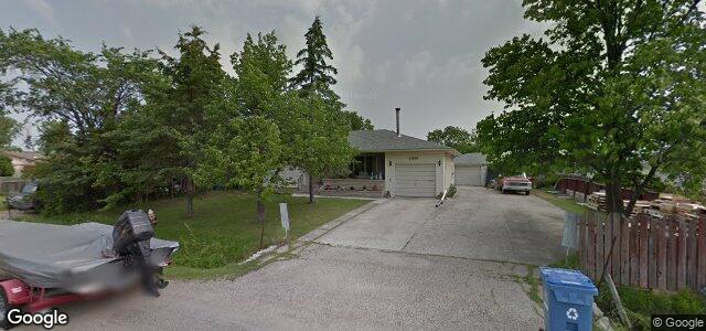 Larawan ng 2049 Knowles Avenue sa Winnipeg, Manitoba